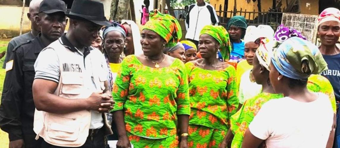 Agriculture Minister Dr. J. Alexander Nuetah in conversation with farmers in Gbarpolu County, Western Liberia