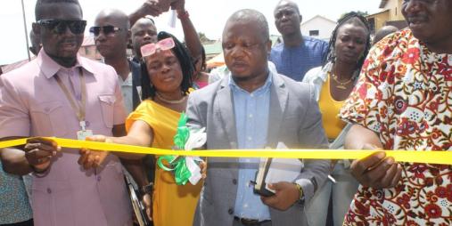 Assistant Minister for Policy and Planning - Hon. Francis Mulbah cuts the sod at World Bank-Funded Vegetable Booth in Paynesville to Enhance Market Access and Support Local Farmers
